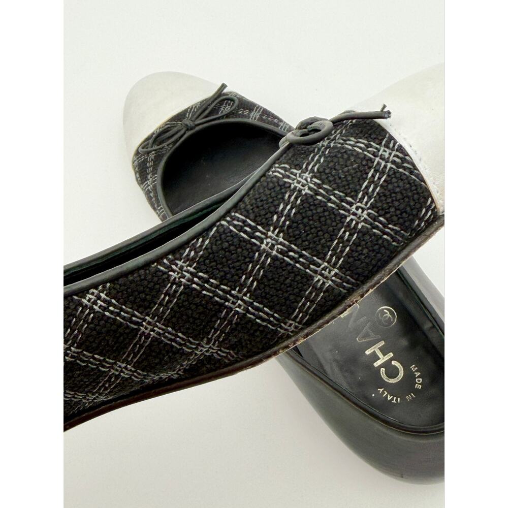 Chanel Interlocking CC Ballet Flats Black White Cap Toe Size 38.5 / 8.5 Bow - Picture 16 of 16